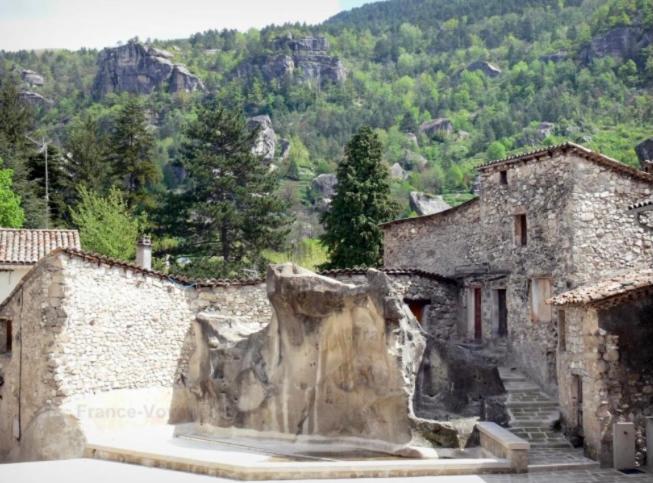 Charmant Appartement Dans Joli Village D'アノット エクステリア 写真